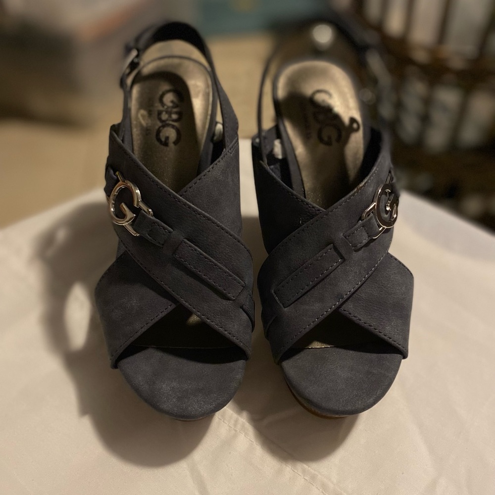 Guess wedge - Picture 4 of 4